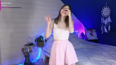 Evie online show from 06/24/26, 10:31
