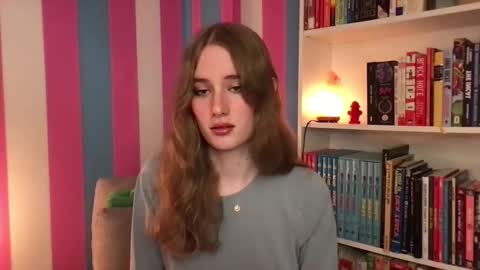 Evie3 online show from 10/22/25, 07:02