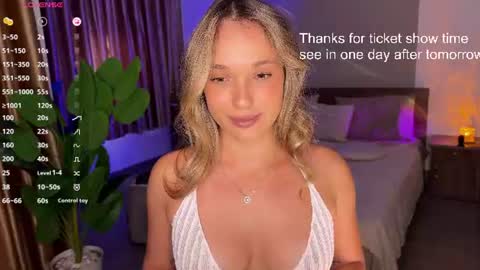 Snapshot of evielina chatting on 07/05/26, 04:19 evielina online show from 07/05/26, 04:19