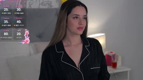 Evie online show from 12/10/24, 10:58