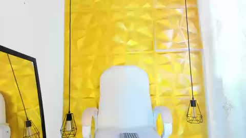 Annie online show from 09/10/25, 10:21