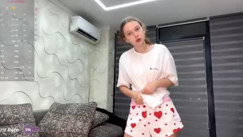 Eva online show from 10/21/25, 04:19