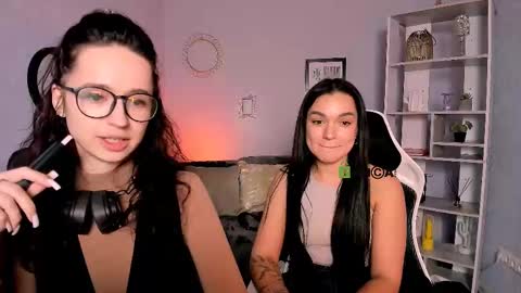 Evi online show from 03/12/25, 02:56