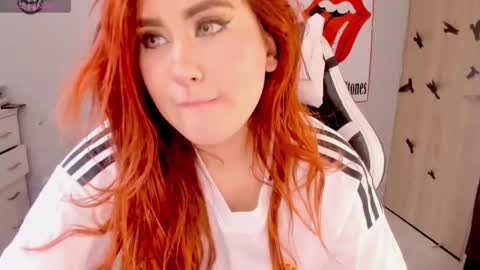 Snapshot of evva_foxxy chatting on 12/15/24, 08:04 evva_foxxy online show from 12/15/24, 08:04