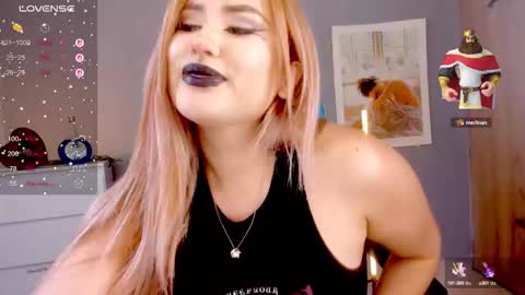 Snapshot of evva_foxxy chatting on 09/18/25, 04:31 evva_foxxy online show from 09/18/25, 04:31