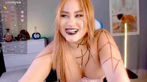 Snapshot of evva_foxxy chatting on 09/24/25, 02:31 evva_foxxy online show from 09/24/25, 02:31