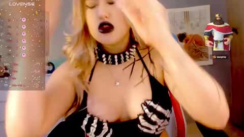 Snapshot of evva_foxxy chatting on 09/29/25, 03:39 evva_foxxy online show from 09/29/25, 03:39