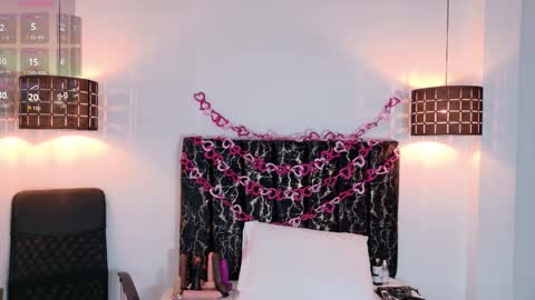 evvaa_moon online show from 02/16/26, 01:29