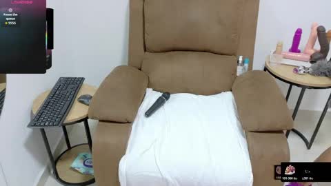 evvaa_moon online show from 06/03/26, 12:19