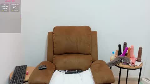Snapshot of evvaa_moon chatting on 06/09/26, 12:28 evvaa_moon online show from 06/09/26, 12:28
