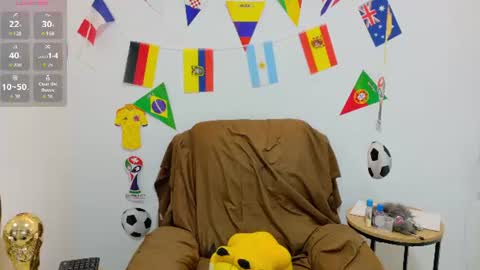 Snapshot of evvaa_moon chatting on 06/20/26, 12:41 evvaa_moon online show from 06/20/26, 12:41