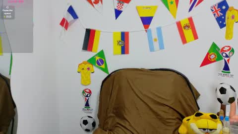 Snapshot of evvaa_moon chatting on 06/24/26, 12:37 evvaa_moon online show from 06/24/26, 12:37