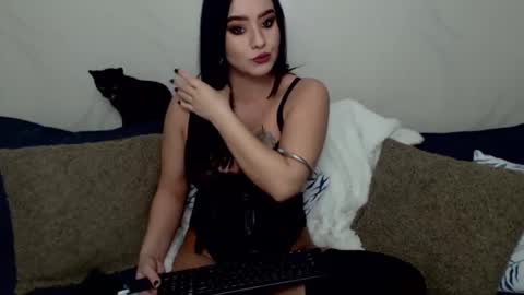 EvvaDomme online show from 02/02/25, 12:57