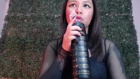 Im Evy online show from 02/06/26, 05:16