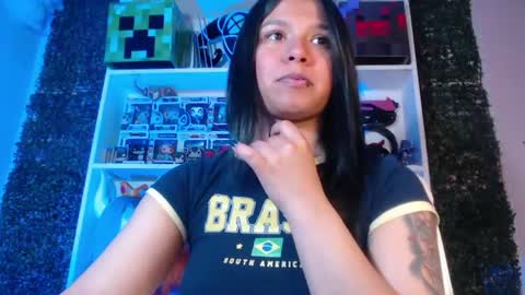 Snapshot of evybubbles_ chatting on 06/16/26, 04:20 Im Evy online show from 06/16/26, 04:20