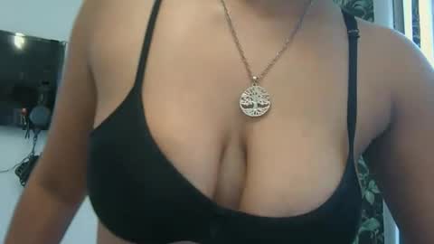 Snapshot of exclusivecourtney chatting on 03/02/26, 06:03 courtney online show from 03/02/26, 06:03