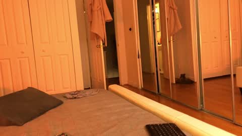 exhibitp online show from 01/10/25, 06:17