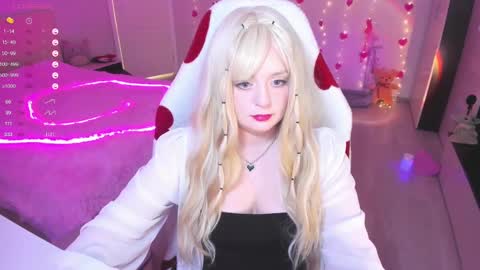 Snapshot of exhoneyangel chatting on 02/20/25, 12:47 Amy online show from 02/20/25, 12:47