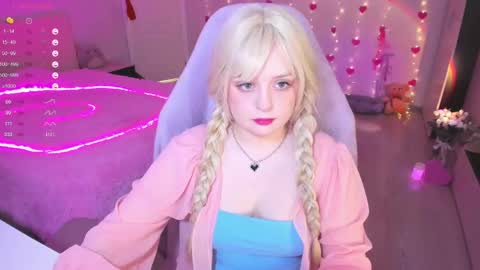 Snapshot of exhoneyangel chatting on 02/26/25, 09:32 Amy online show from 02/26/25, 09:32