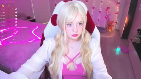 Snapshot of exhoneyangel chatting on 03/05/25, 08:00 Amy online show from 03/05/25, 08:00