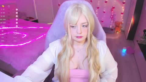 Snapshot of exhoneyangel chatting on 03/10/25, 12:26 Amy online show from 03/10/25, 12:26