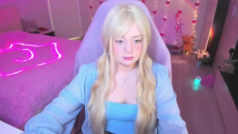 Snapshot of exhoneyangel chatting on 03/11/25, 08:41 Amy online show from 03/11/25, 08:41