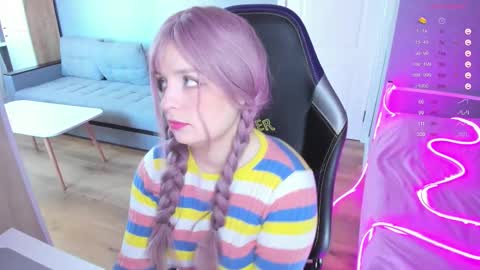 Snapshot of exhoneyangel chatting on 09/25/25, 09:24 Amy online show from 09/25/25, 09:24