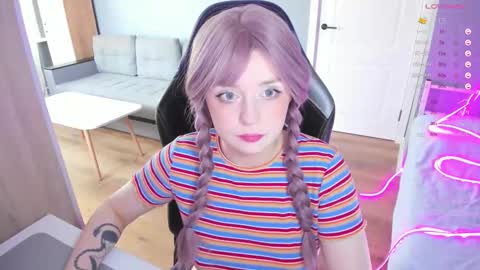 Snapshot of exhoneyangel chatting on 10/03/25, 10:12 Amy online show from 10/03/25, 10:12