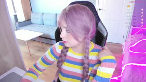 Snapshot of exhoneyangel chatting on 10/09/25, 08:45 Amy online show from 10/09/25, 08:45