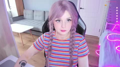 Snapshot of exhoneyangel chatting on 10/16/25, 10:38 Amy online show from 10/16/25, 10:38