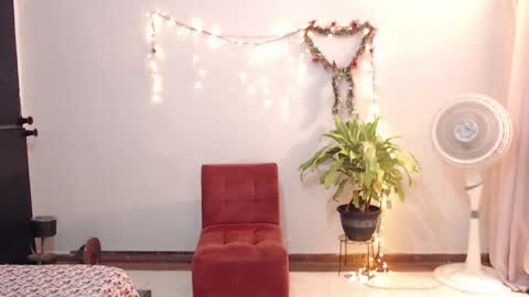 Snapshot of exoctic_ruby chatting on 12/21/25, 10:17 Ruby online show from 12/21/25, 10:17