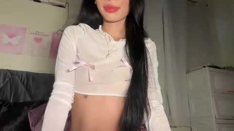 Snapshot of exoo_exoo_07 chatting on 11/25/25, 03:17 Angela online show from 11/25/25, 03:17