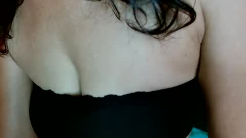 Snapshot of exotic_asian143 chatting on 04/21/26, 01:42 I am JOCELYN online show from 04/21/26, 01:42