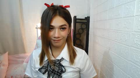 Snapshot of exotictssavie chatting on 01/15/25, 10:35 exotictssavie online show from 01/15/25, 10:35