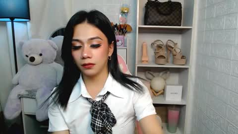 Snapshot of exotictssavie chatting on 02/25/25, 08:19 exotictssavie online show from 02/25/25, 08:19