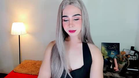 Snapshot of expensive_elise chatting on 02/24/26, 05:33 expensive_elise online show from 02/24/26, 05:33