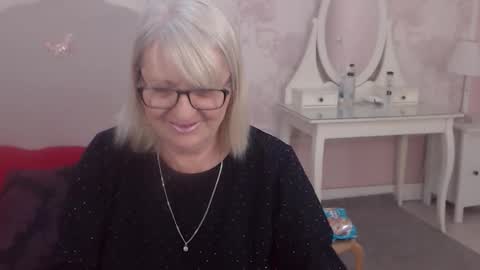 Snapshot of experiencedalana chatting on 05/01/26, 10:25 Alana online show from 05/01/26, 10:25