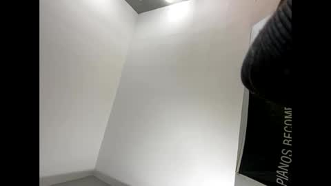 Explosivee andyy online show from 11/17/25, 08:09