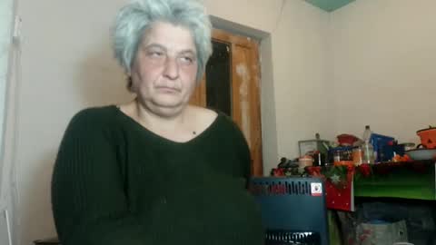 Snapshot of exquisitemature chatting on 01/10/25, 12:17 ExquisiteMature online show from 01/10/25, 12:17