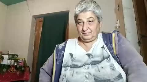 Snapshot of exquisitemature chatting on 10/14/25, 07:20 ExquisiteMature online show from 10/14/25, 07:20