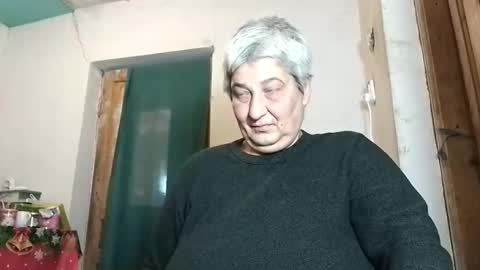 Snapshot of exquisitemature chatting on 10/19/25, 09:21 ExquisiteMature online show from 10/19/25, 09:21