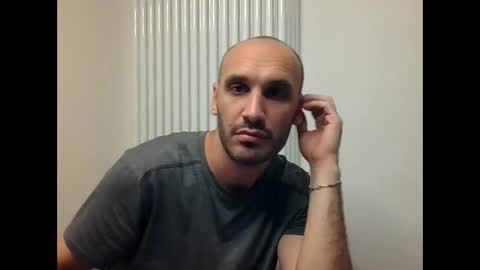 Snapshot of extr0 chatting on 05/25/26, 08:59 Extro online show from 05/25/26, 08:59