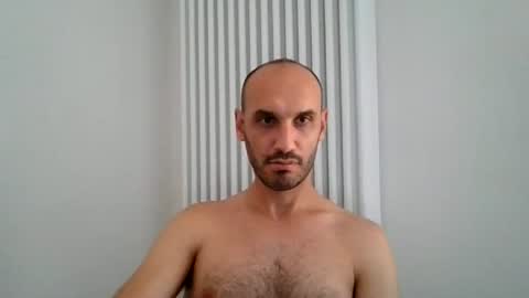 Snapshot of extr0 chatting on 06/28/26, 12:33 Extro online show from 06/28/26, 12:33