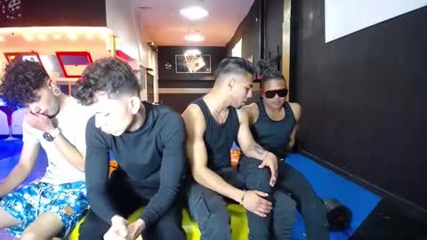 extrangers online show from 02/22/25, 12:08