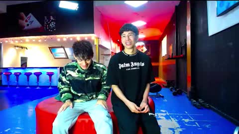 extrangers online show from 10/10/25, 12:04