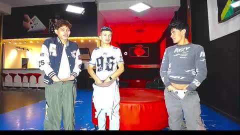 extrangers online show from 11/07/25, 01:55