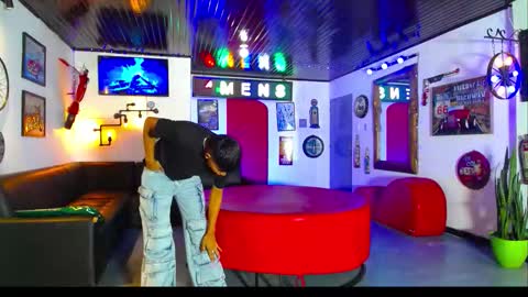 extrangers online show from 11/28/25, 01:25