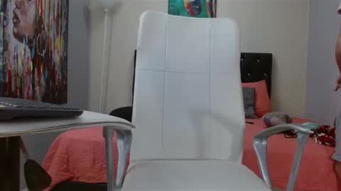 extrella_latina22 online show from 12/31/24, 01:26