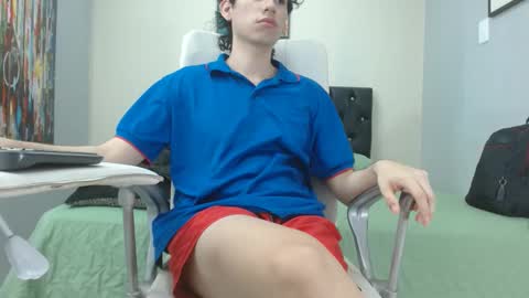 extrella_latina22 online show from 01/12/25, 11:04