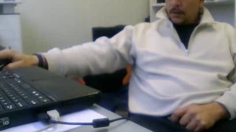 Snapshot of extrex2 chatting on 02/22/26, 06:57 derssing online show from 02/22/26, 06:57